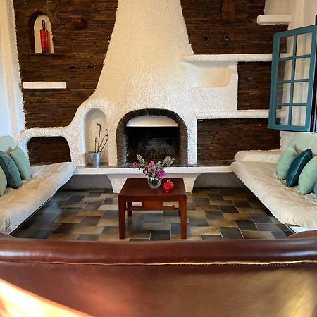 Villa Velissarios: Wonderful Villa Next To Beach Aegina Bagian luar foto