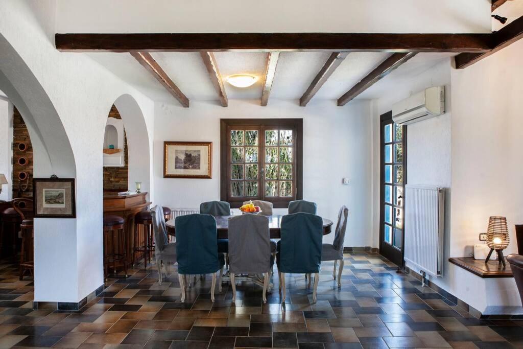 Villa Velissarios: Wonderful Villa Next To Beach Aegina Bagian luar foto